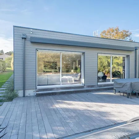 Maison 4 Avec Piscine Et Jardin Proche Сasa de vacaciones